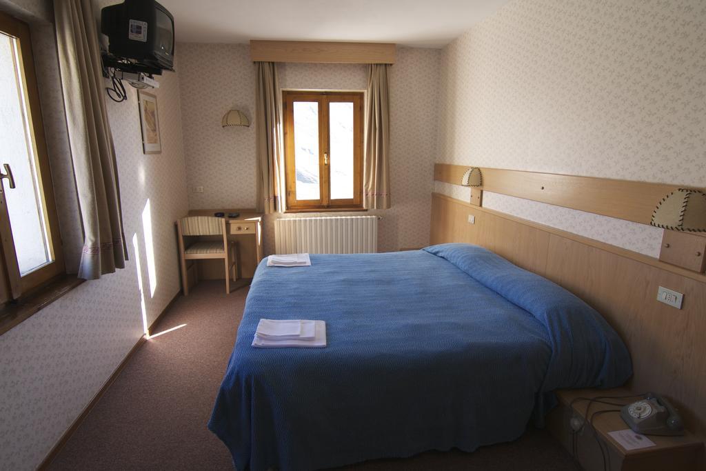 Hotel Folgore Пасо Стелвио Стая снимка
